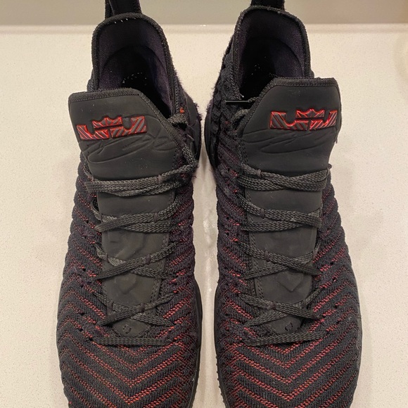 LeBron 16 Fresh Bred main image 7